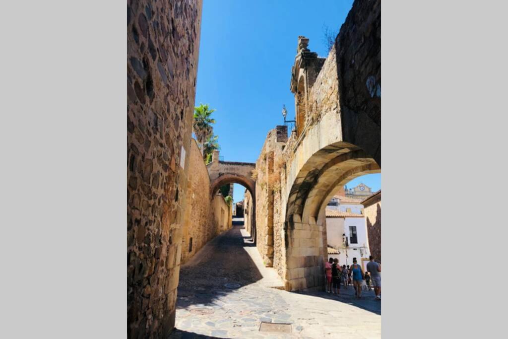 El Escondite De La Muralla Caces Exterior foto